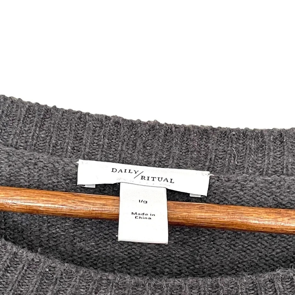 Daily Ritual Pullover Sweater‎ Size Large - Picture 3 of 5